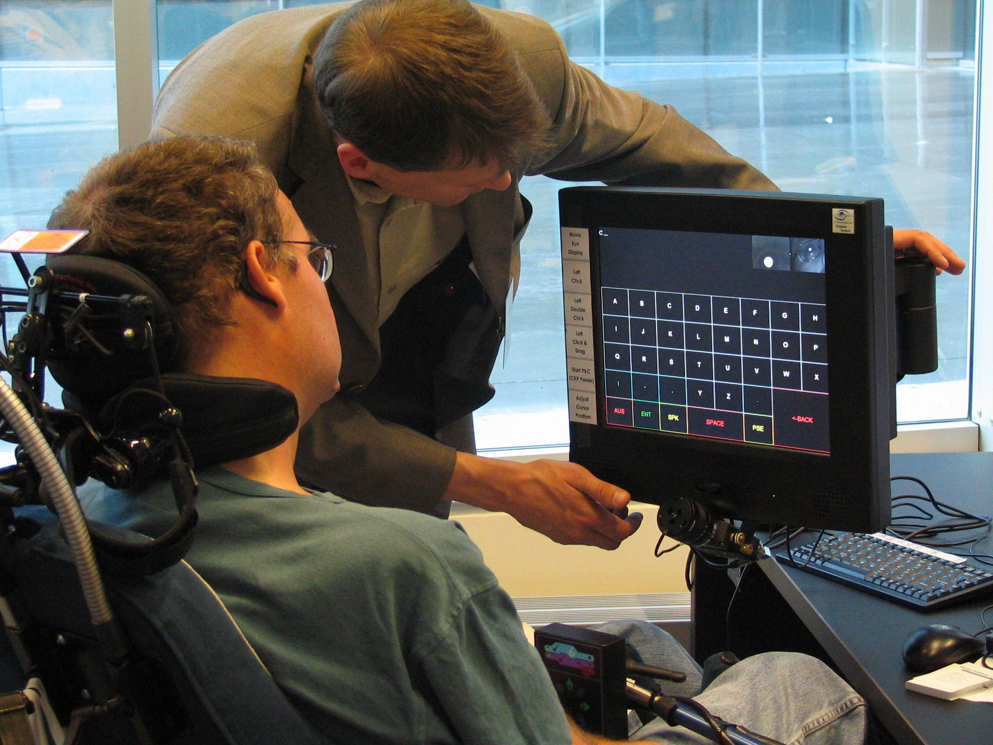 Цифровые технологии и средства обучения. Компьютер для инвалидов. Людей с ограниченными возможностями компьютер. Технологии для людей с ограниченными возможностями. Технологии для инвалидов.