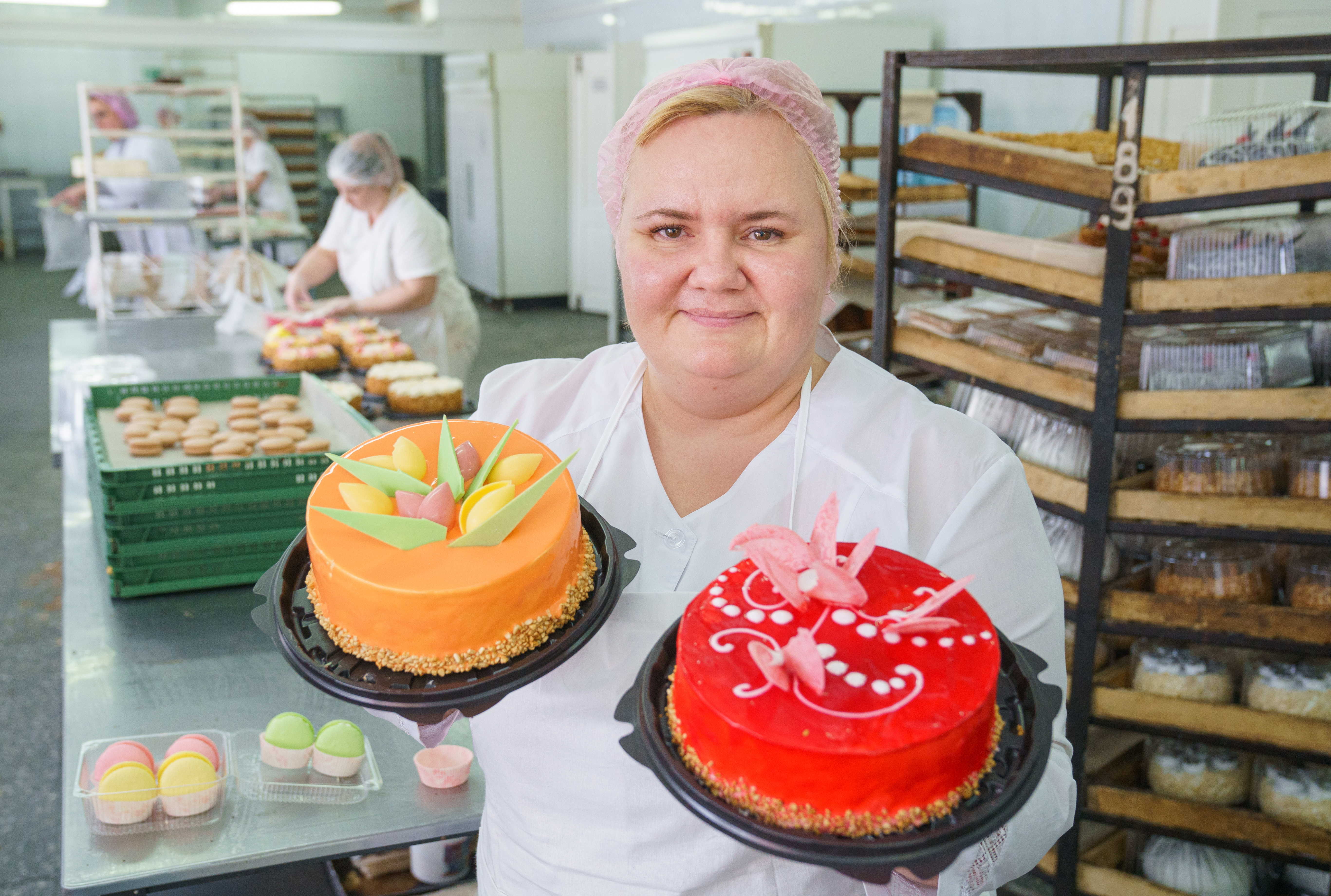 Мастера-кондитеры готовы украсить любой праздник своими кулинарными шедеврами.