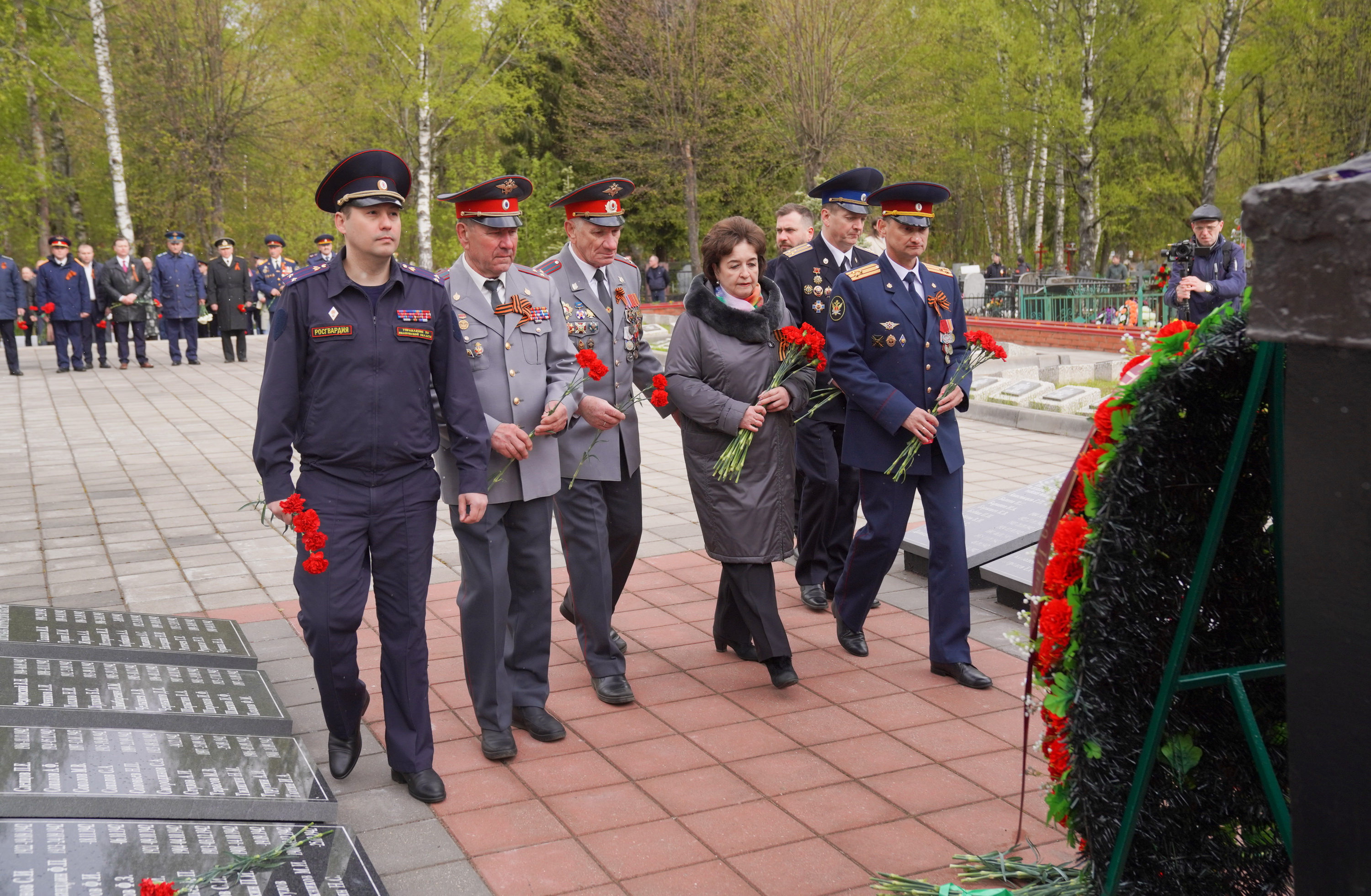 Ивановцы возложили цветы к мемориалам боевой славы