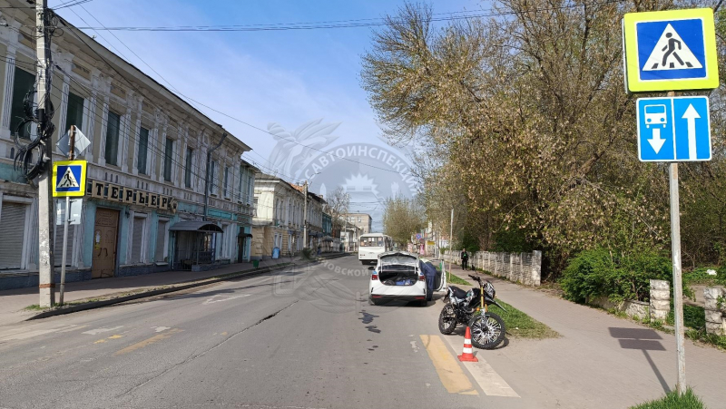 В Кинешме юноша на мопеде сбил женщину на пешеходном переходе